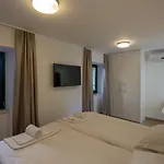 Korta * سبليت